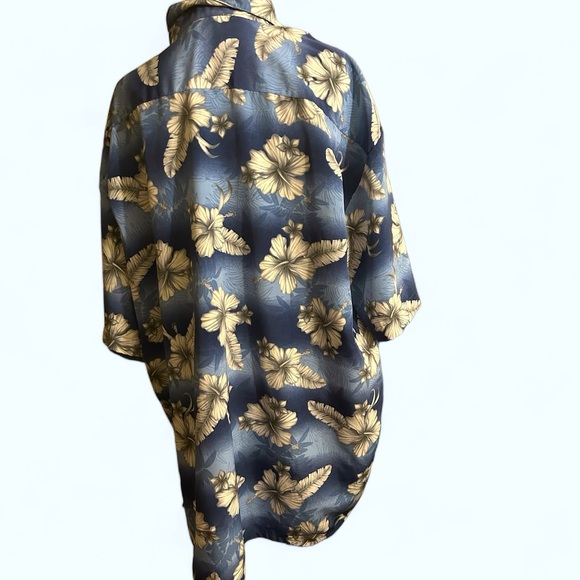 Men’s Island Tropic Hawaiian shirt in size XL. Pale blue & White. - Picture 4 of 4